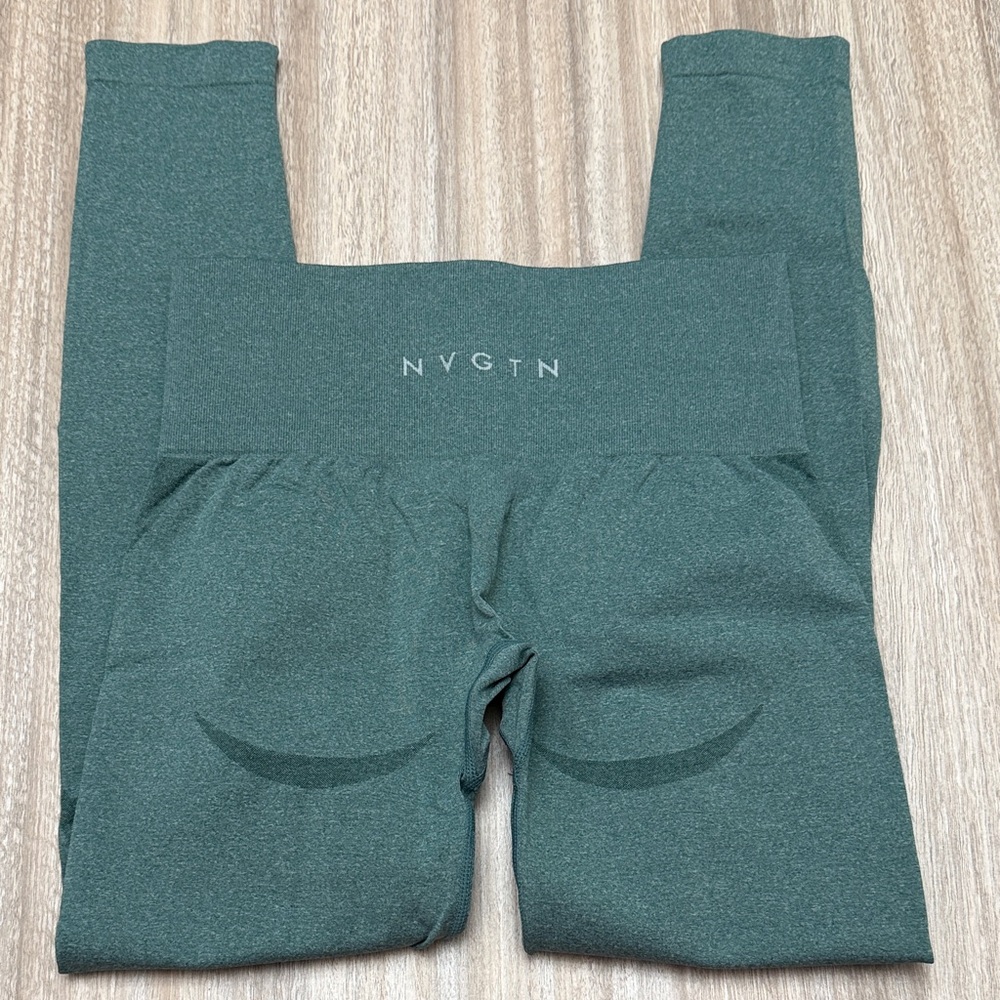 NVGTN Contour Seamless Leggings in Size Small in Forest Green